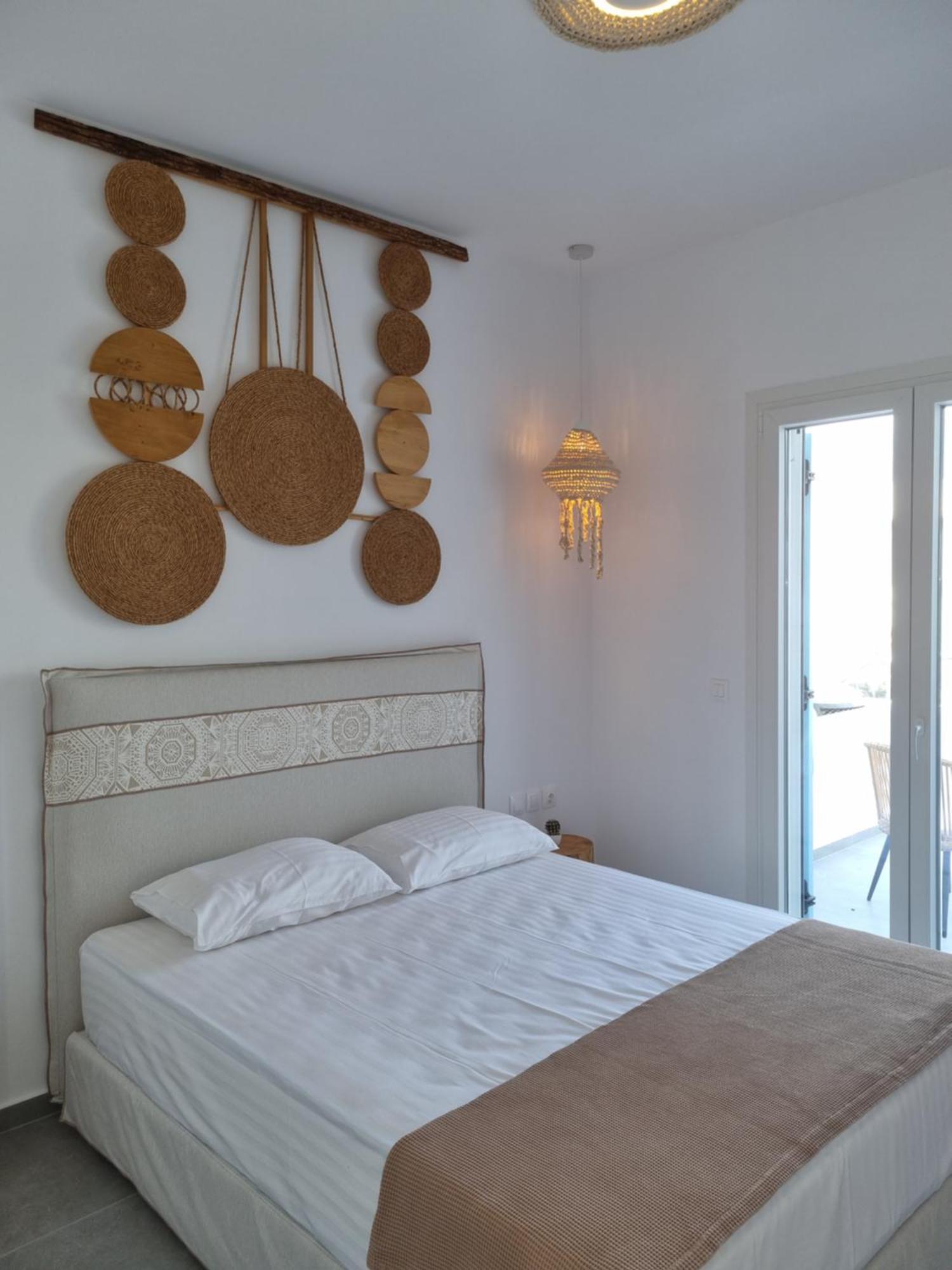 Kryni Deluxe Houses Adamantas  Bilik gambar